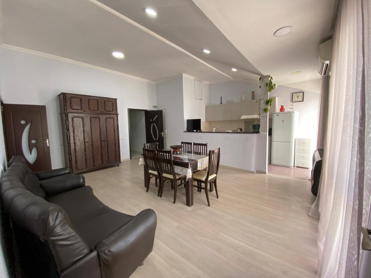 Apartment On Luka Asatiani 2 Batumi Esterno foto