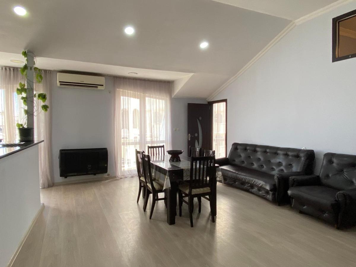 Apartment On Luka Asatiani 2 Batumi Esterno foto