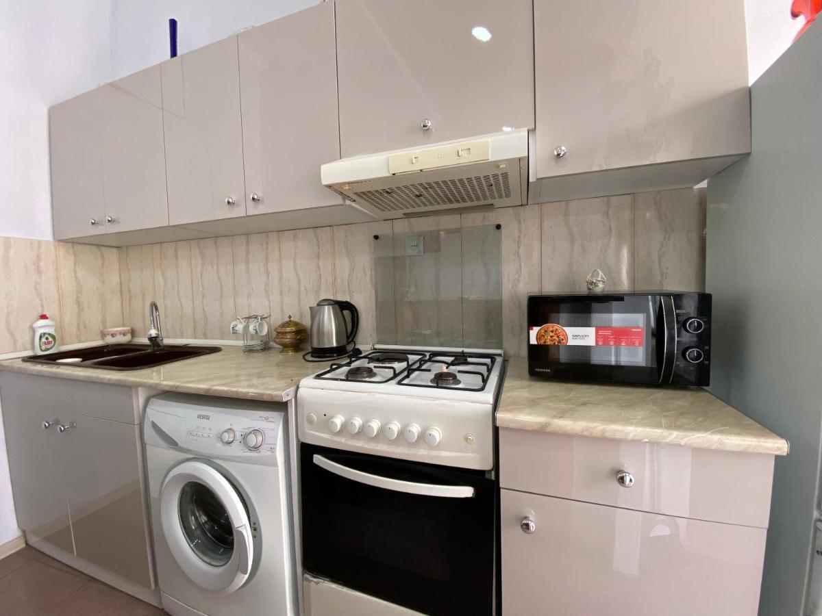 Apartment On Luka Asatiani 2 Batumi Esterno foto