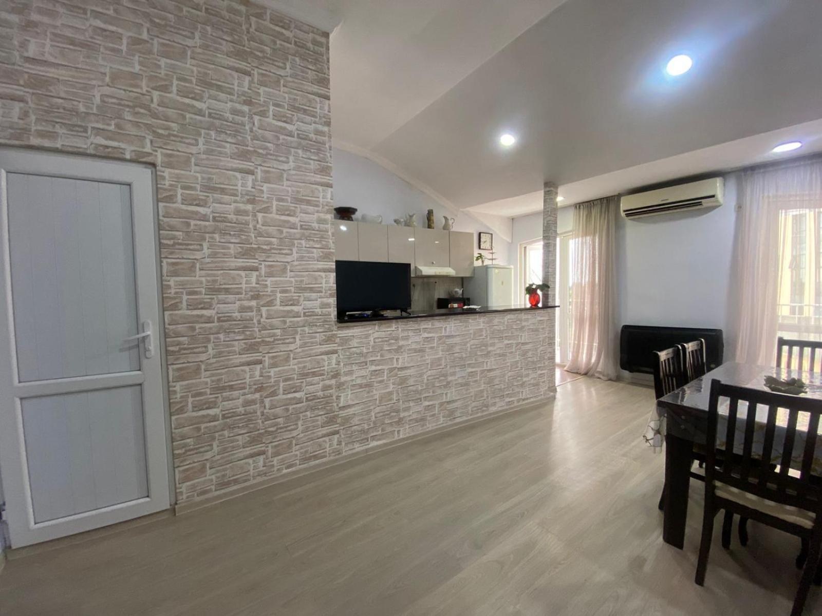 Apartment On Luka Asatiani 2 Batumi Esterno foto